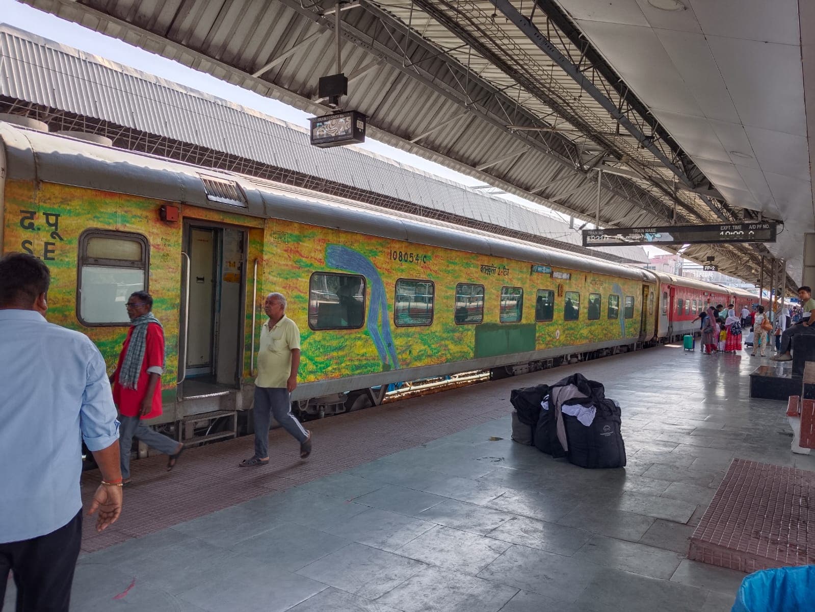 From Max Hospital, Delhi To Ranchi In Lifesavers Rail Ambulance