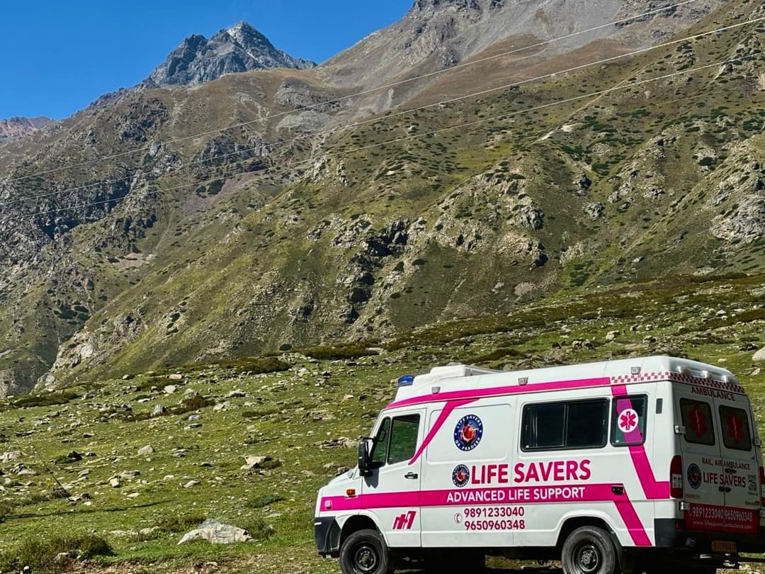 Life Savers Road Ambulance with ICU Setup